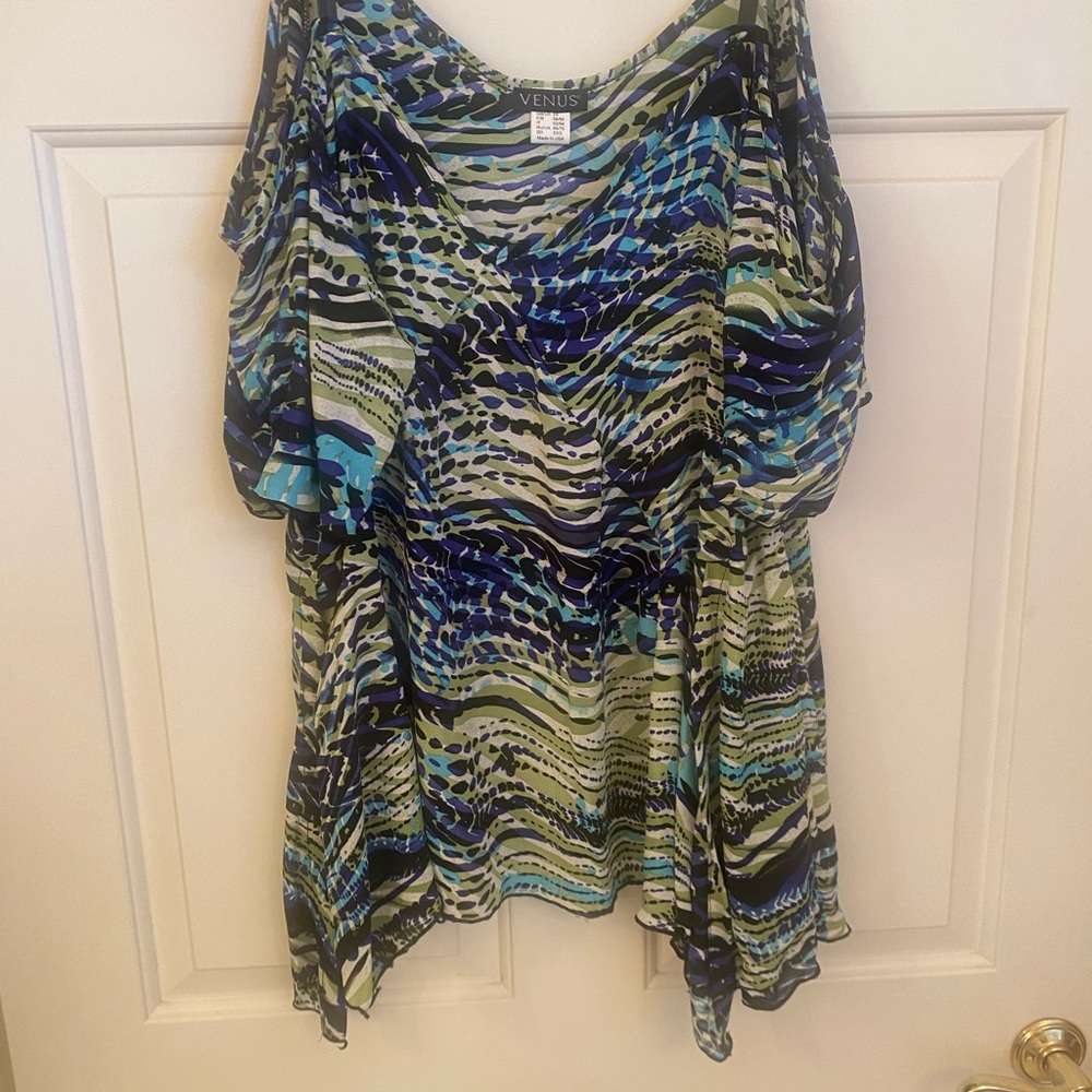 Venus off shoulder shirt never been worn adjustable pleather straps